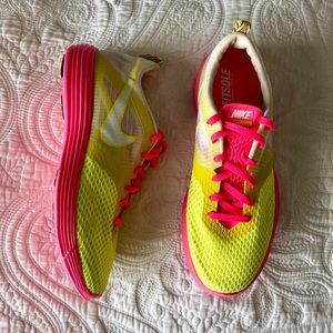 BRAND NEW Nike Lunarlon Tennis Shoes